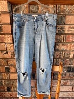 Signature by Levi Strauss Light Wash Distressed Boyfriend Jeans
